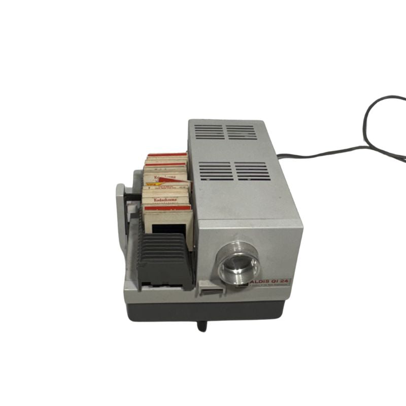 Aldis QI 24 Semi-Automatic 35mm Slide Projector with Slides